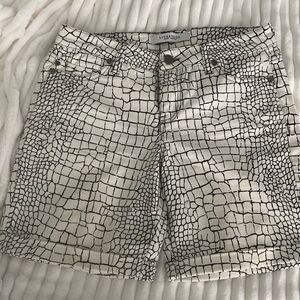 Women’s Bermuda Short